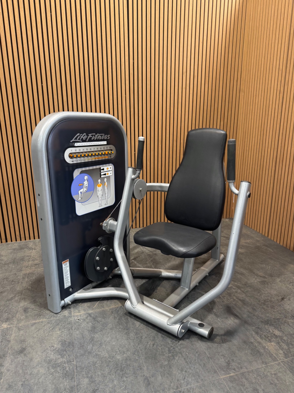 Life Fitness Circuit Series Chest Press - Image 2