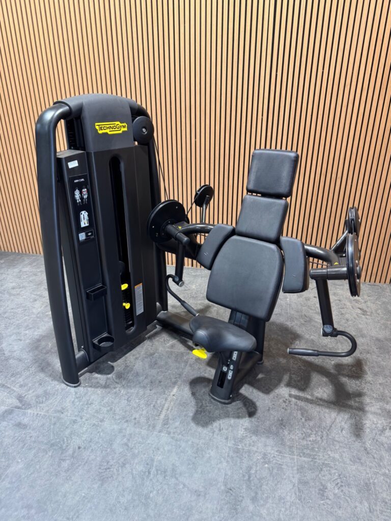 Technogym Selection 900 Arm Curl (MNRP) Meteor Black