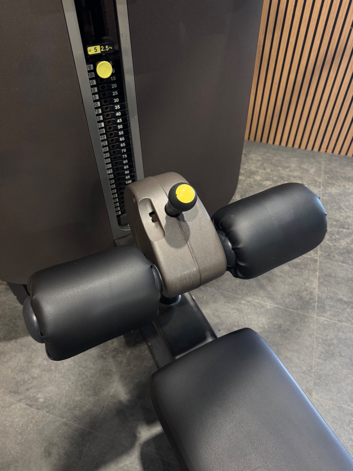 Technogym Artis Lat Machine (MK12) Carbon Grey - Image 5