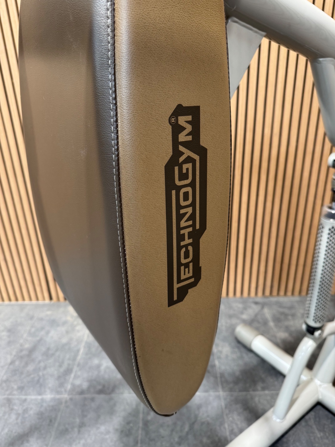 Technogym Easy Line (MC01) Squat Champagne - Image 5
