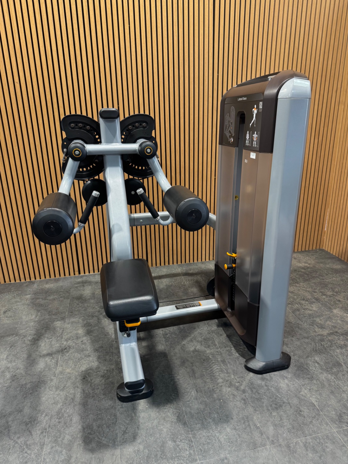 Precor Discovery Lateral Raise