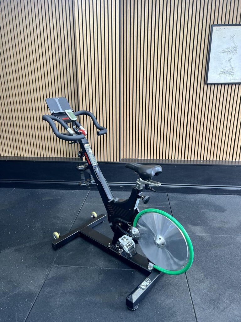 Keiser M3i - Black / Green with 2 x 1KG Dumbbells