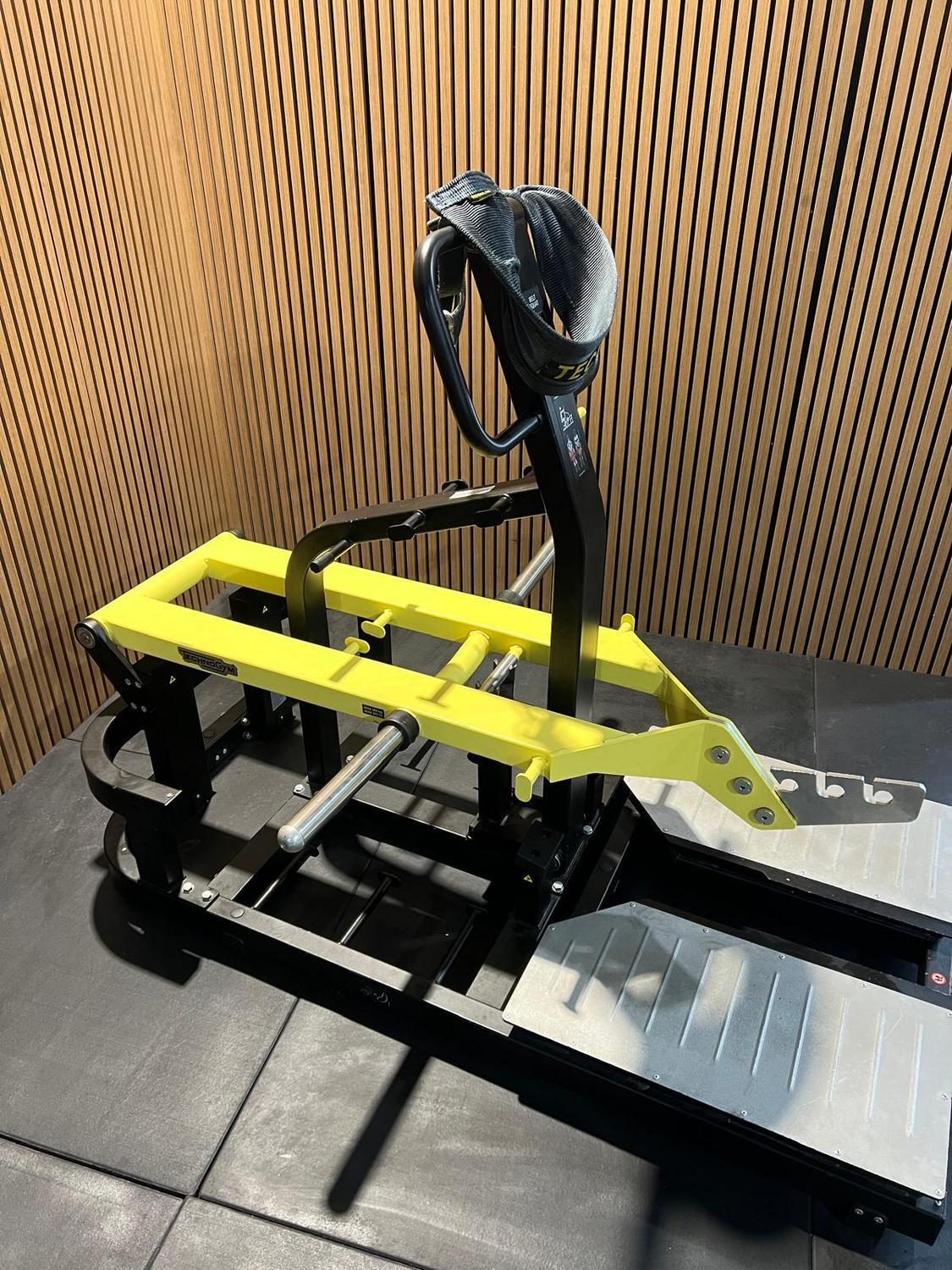 Technogym PURE STRENGTH Belt Squat (MG8600) Black/Yellow - Image 10