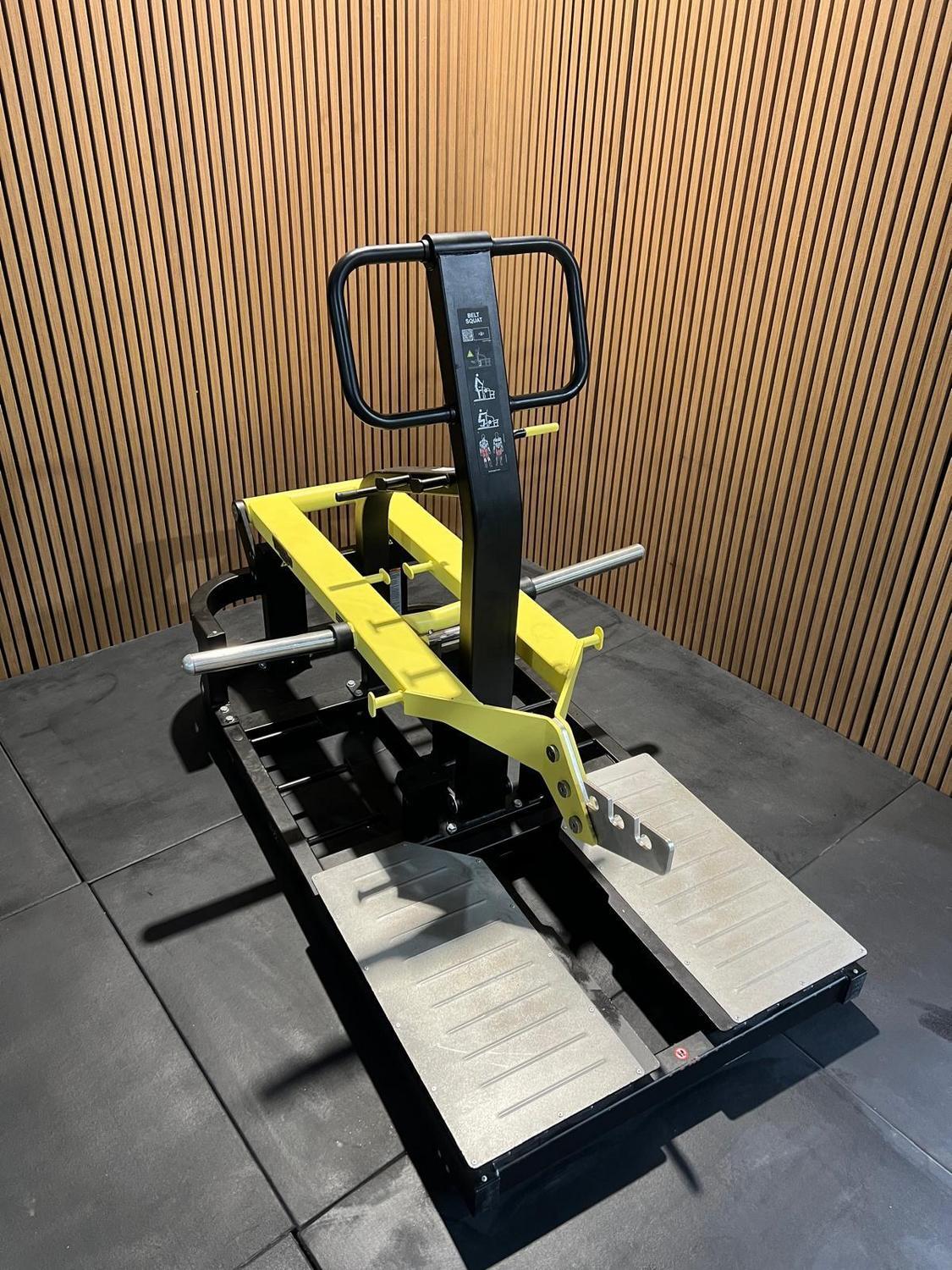 Technogym PURE STRENGTH Belt Squat (MG8600) Black/Yellow - Image 4
