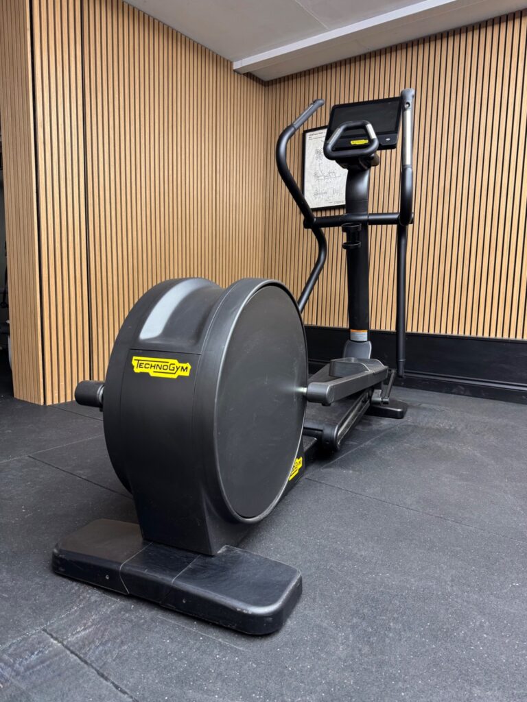 Technogym Excite SYNCHRO LIVE 9000 16" Adjustable Ramp (DFHU3Q5) Diamond Black