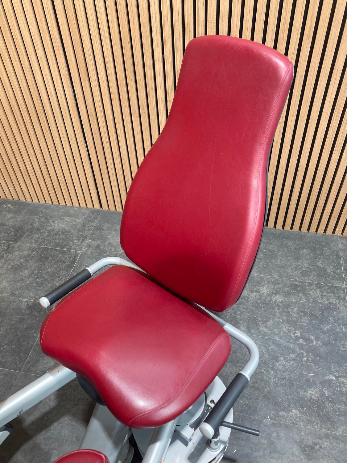 Life Fitness Signature Abductor - Image 3