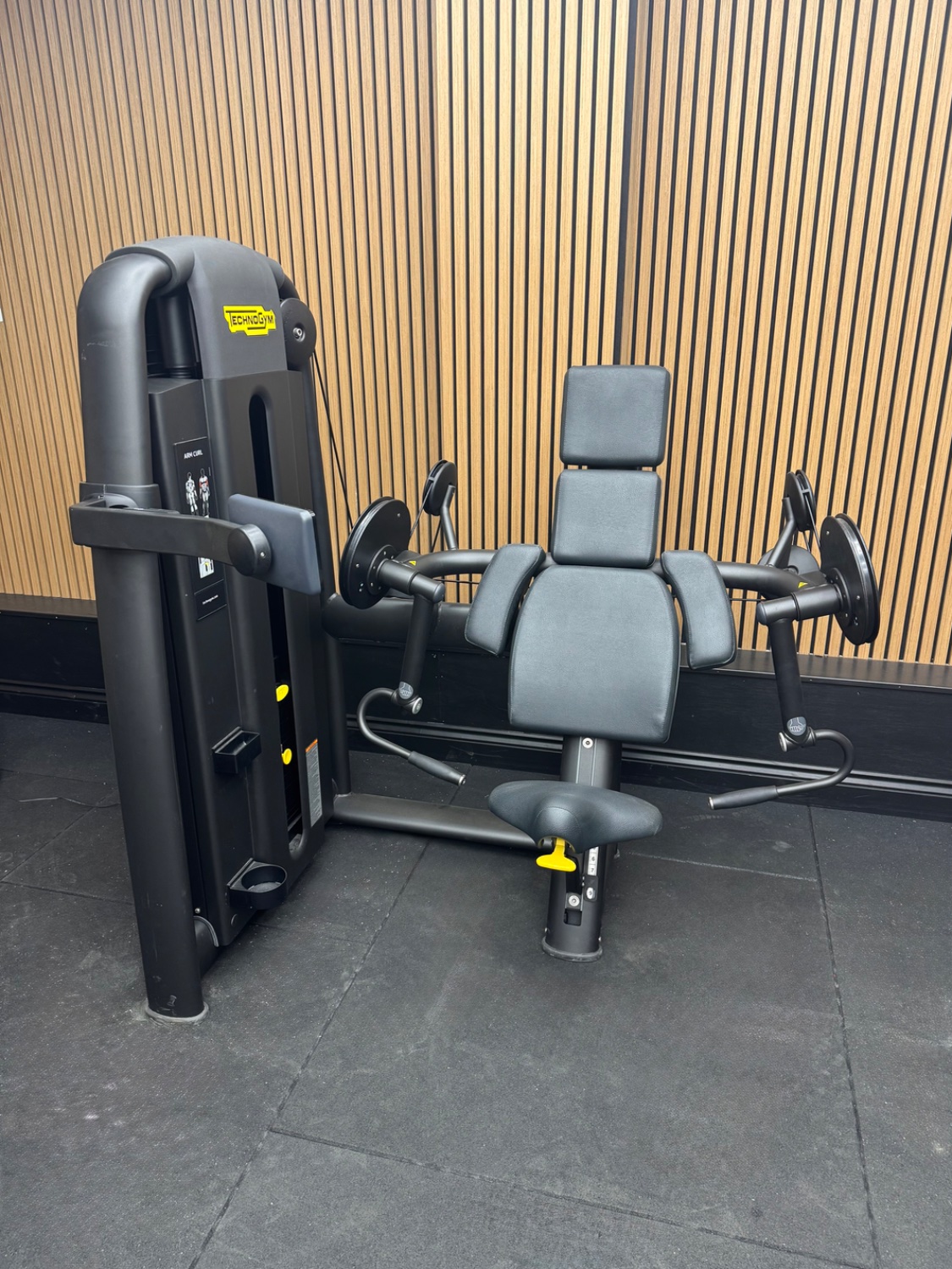 Technogym Selection 900 Arm Curl Unity Mini (MNRP) Meteor Black - Image 2