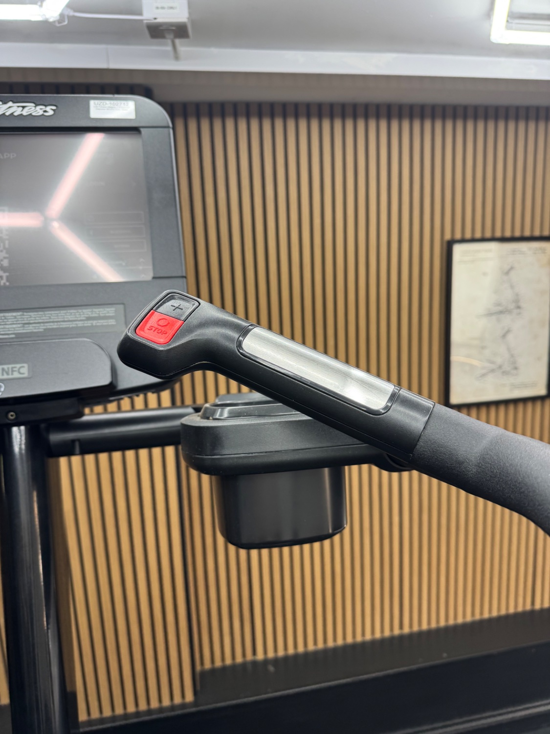 Life Fitness Integrity + Powermill Discover SE3 HD Satin Black - Image 5