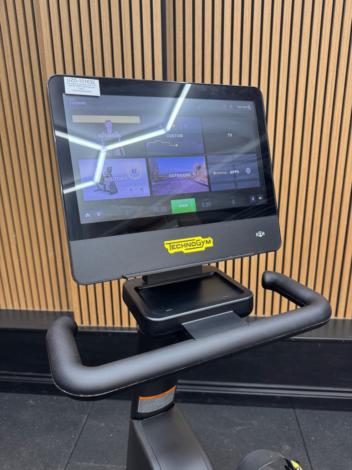 Technogym Excite RECLINE LIVE 7000 16" (DFDU3Q4) Diamond Black - Image 6