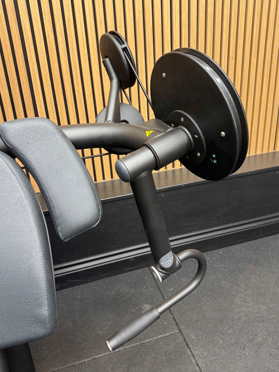 Technogym Selection 900 Arm Curl Unity Mini (MNRP) Meteor Black - Image 4