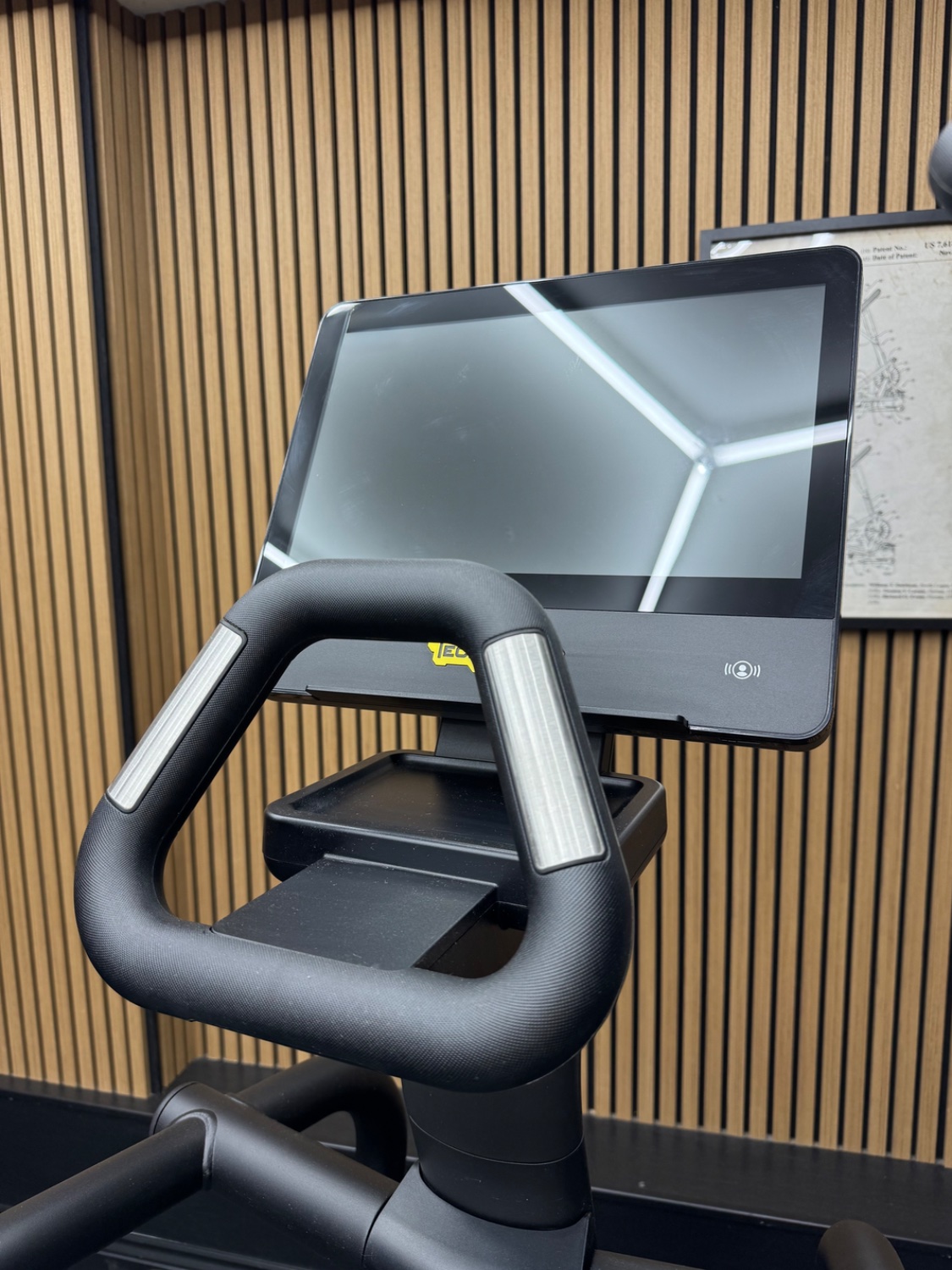 Technogym Excite SYNCHRO LIVE 7000 16" Adjustable Ramp (DFHU3Q4) Diamond Black - Image 6