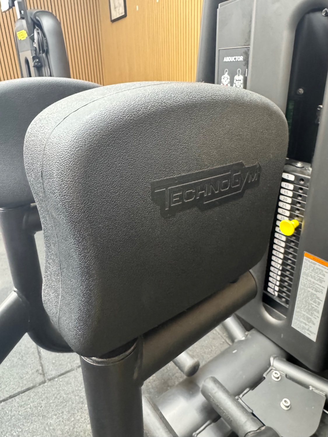 Technogym Selection 900 Abductor Unity Mini (MNPP) Meteor Black - Image 3