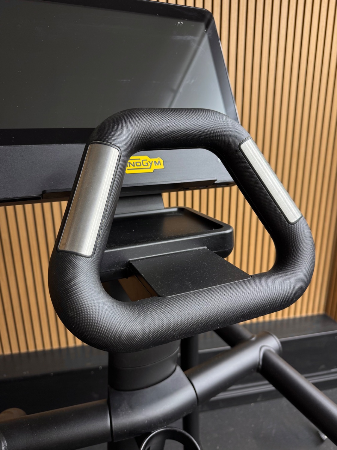 Technogym Excite SYNCHRO LIVE 9000 16" Adjustable Ramp (DFHU3Q5) Diamond Black - Image 6