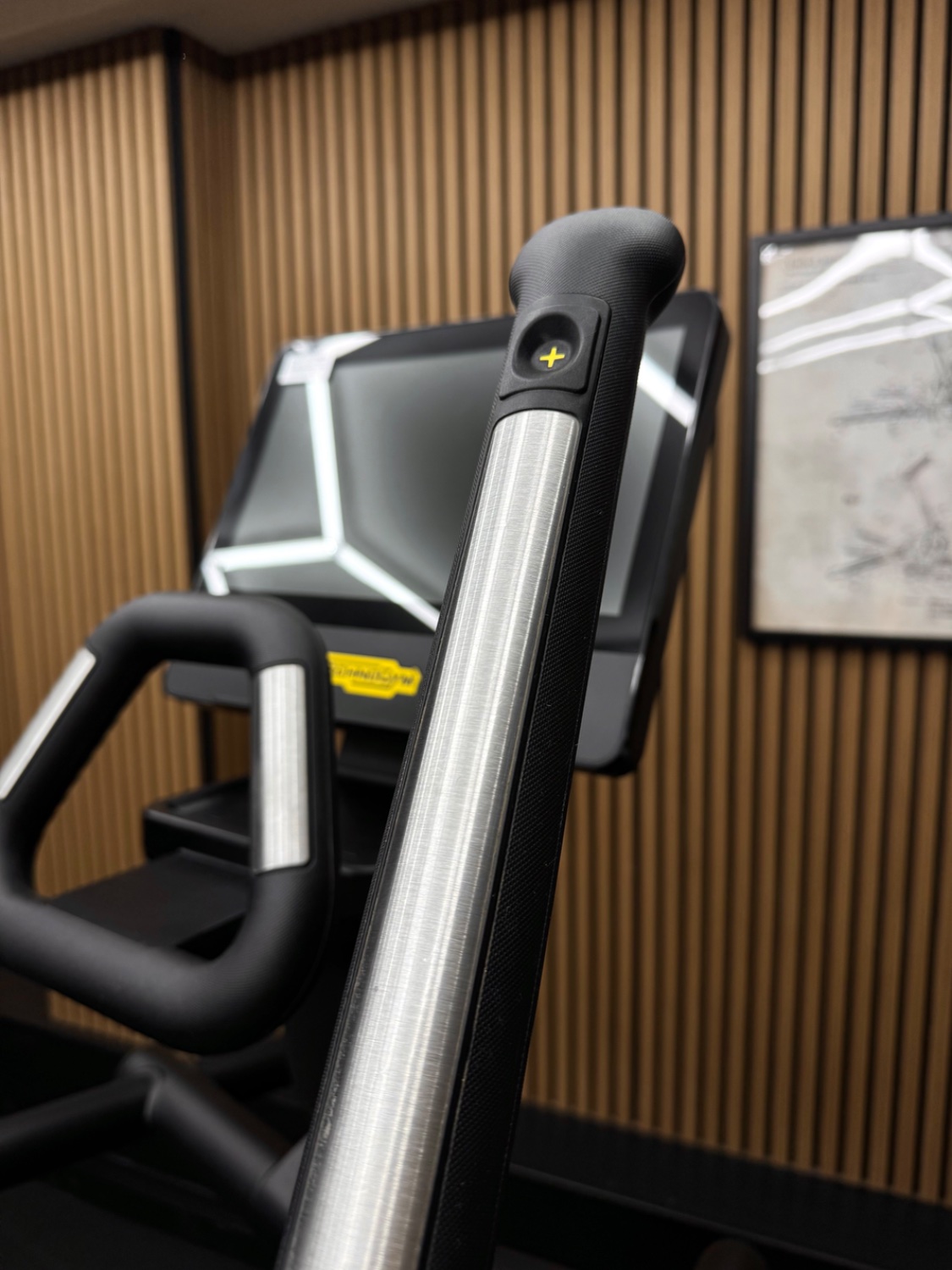 Technogym Excite SYNCHRO LIVE 7000 16" Adjustable Ramp (DFHU3Q4) Diamond Black - Image 5