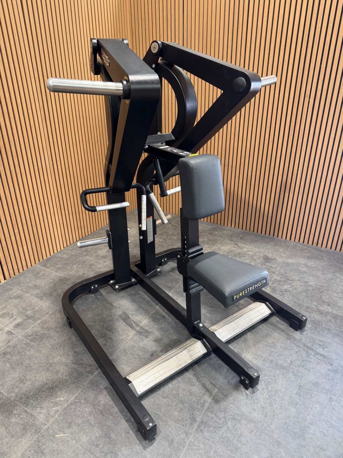 Technogym PURE STRENGTH Low Row (MG2500) Black/Black