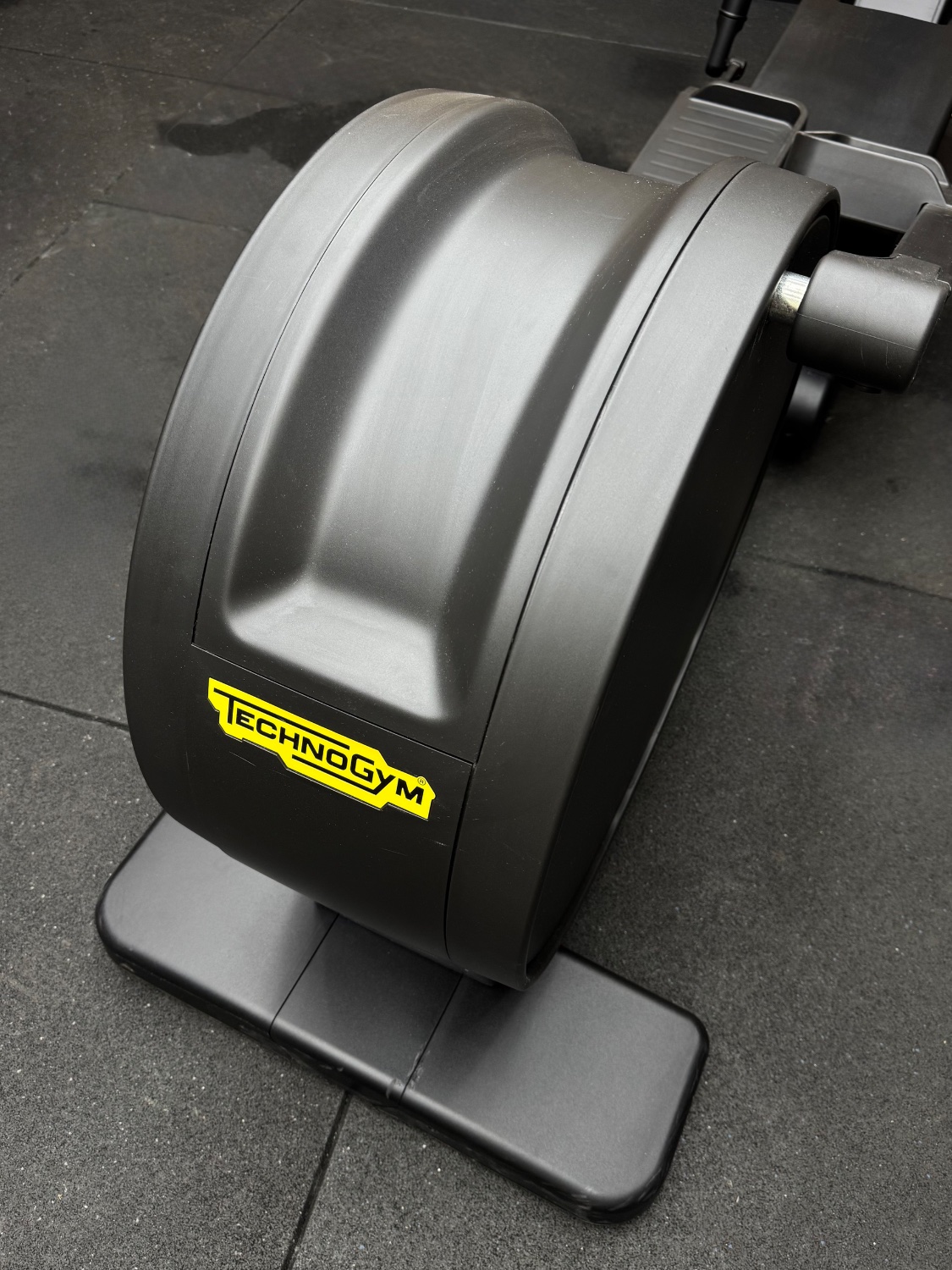 Technogym Excite SYNCHRO LIVE 7000 16" Adjustable Ramp (DFHU3Q4) Diamond Black - Image 2