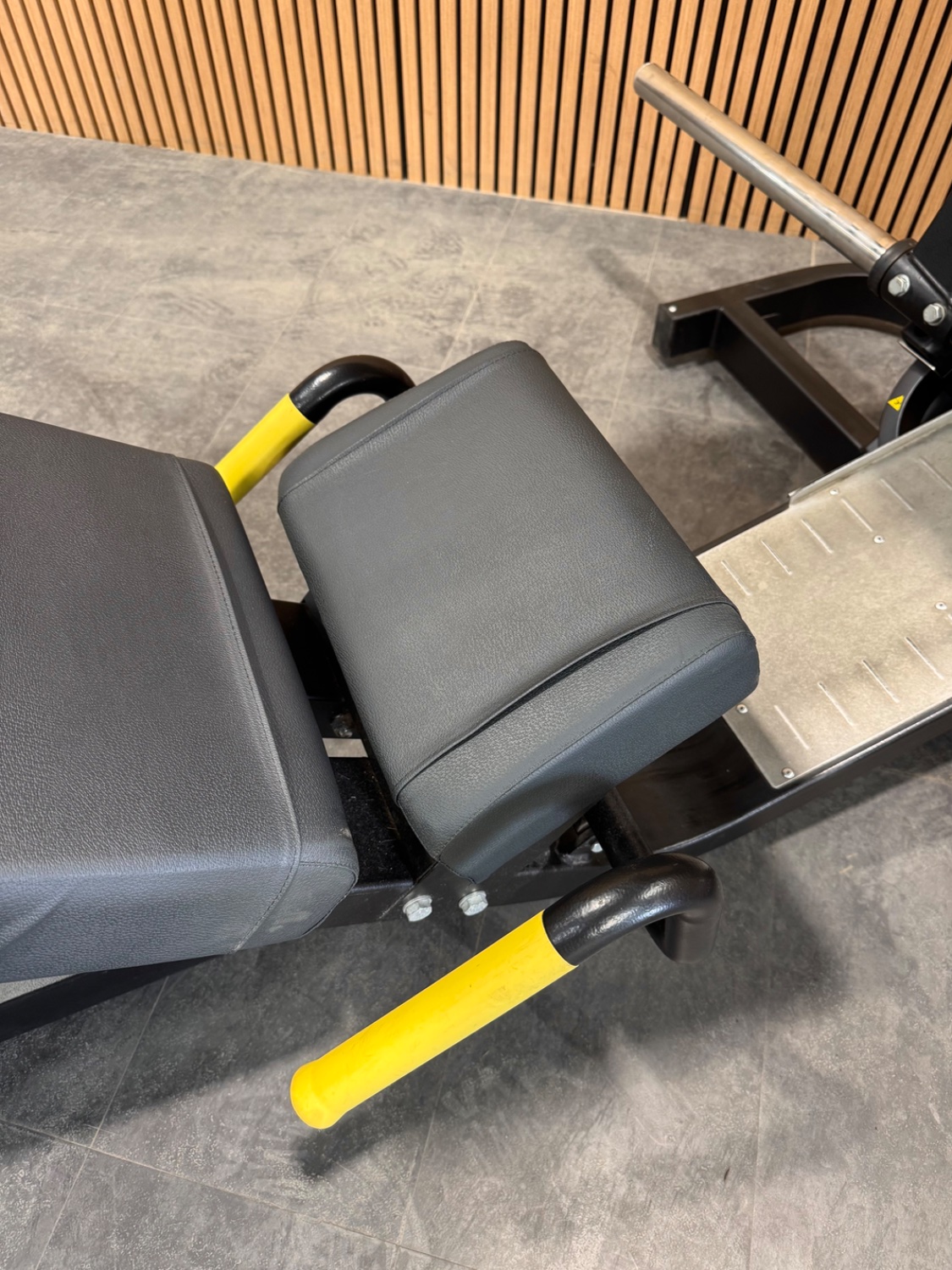 Technogym PURE STRENGTH Leg Press (MG5000) Black/Black - Image 5
