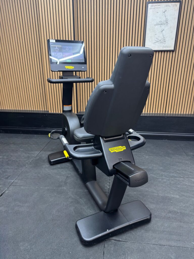 Technogym Excite RECLINE LIVE 7000 16" (DFDU3Q4) Diamond Black