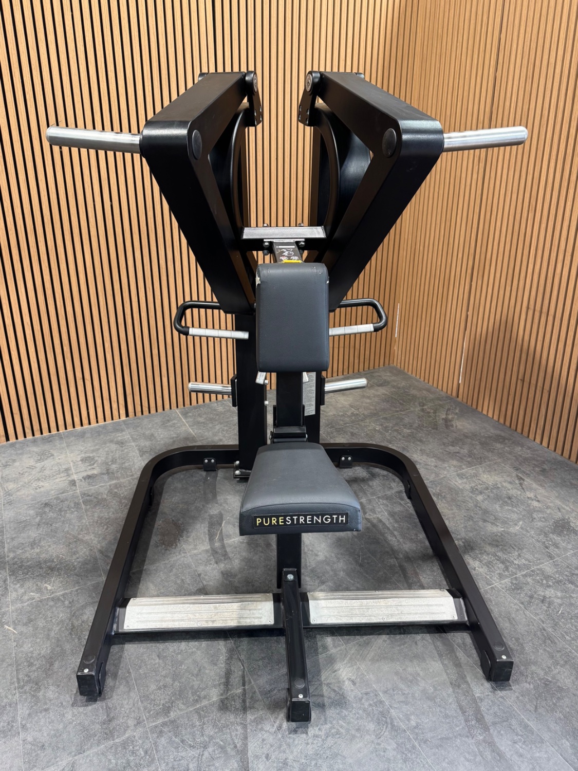 Technogym PURE STRENGTH Low Row (MG2500) Black/Black - Image 2