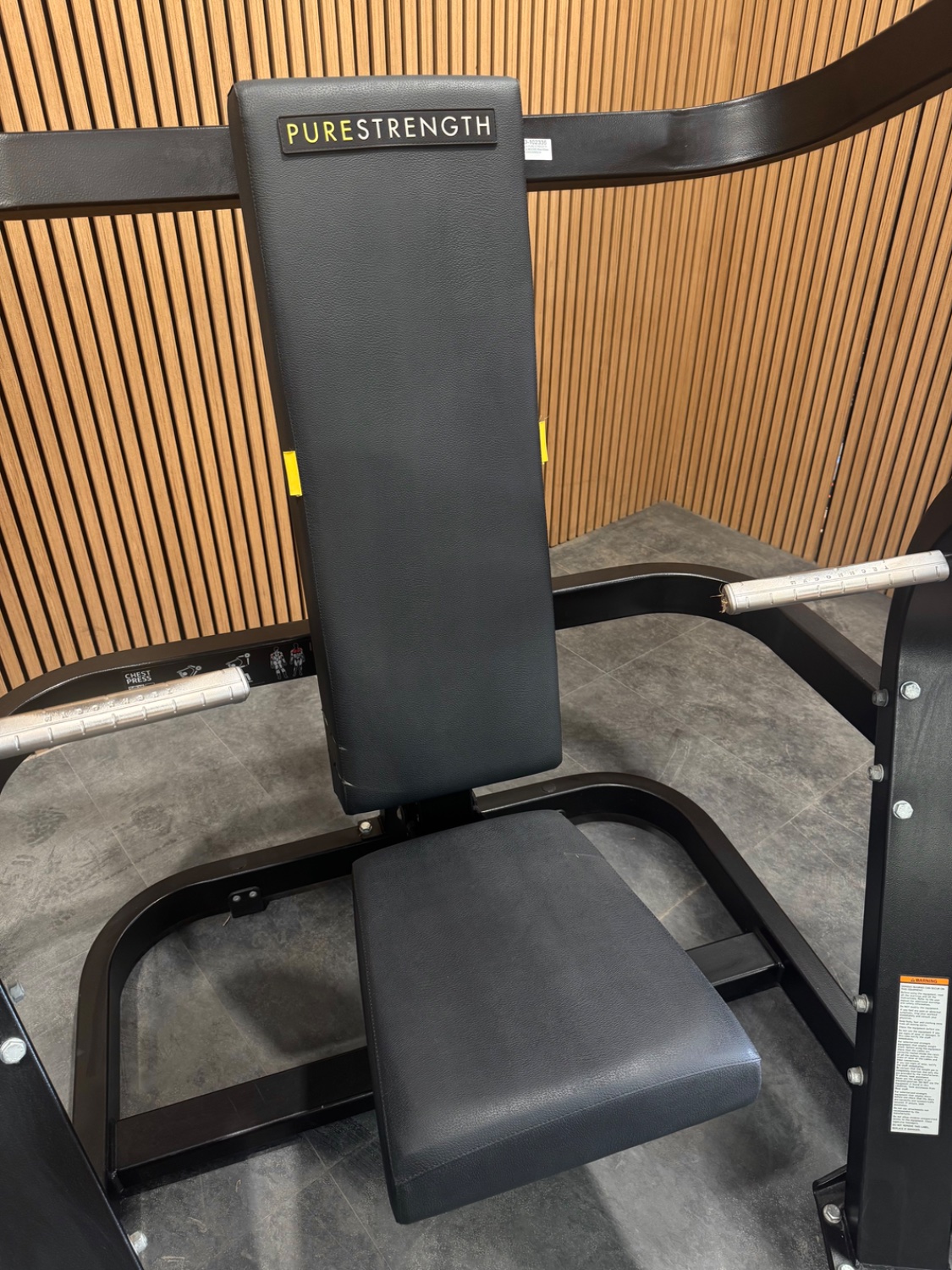 Technogym PURE STRENGTH Chest Press (MG0500) Black/Black - Image 3