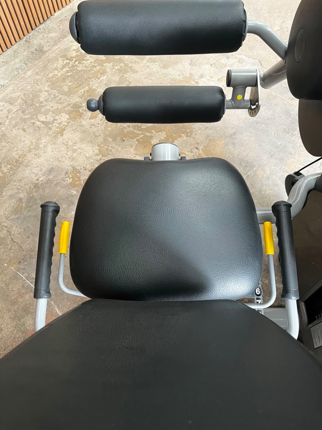 Technogym Element+ IFI Leg Curl (CB35) Silver Grey - Image 4