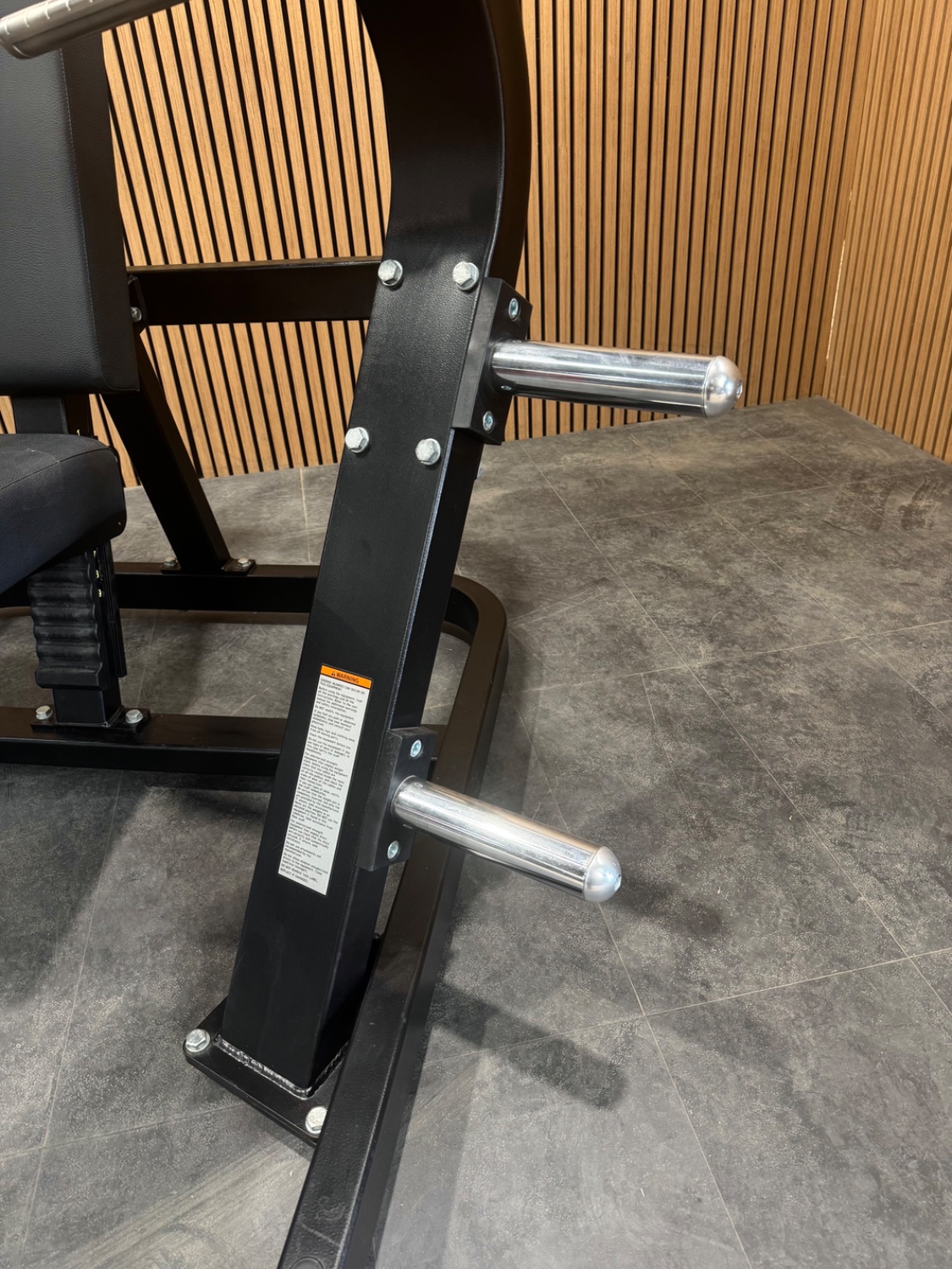 Technogym PURE STRENGTH Chest Press (MG0500) Black/Black - Image 2