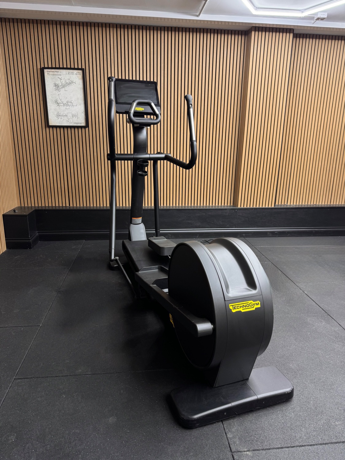Technogym Excite SYNCHRO LIVE 9000 16" Adjustable Ramp (DFHU3Q5) Diamond Black - Image 2
