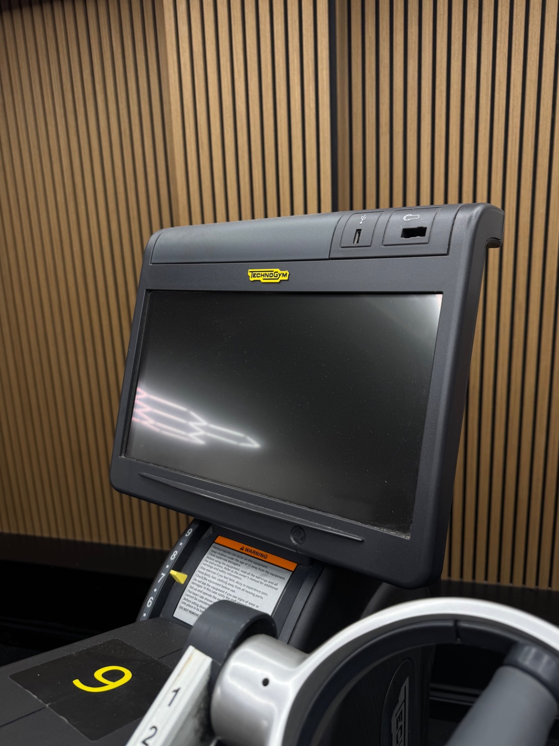 Technogym Excite (DE783B) TOP EXCITE 1000 P TV Cosmo - Image 5