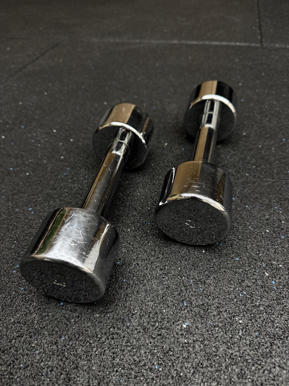 Technogym Chrome Dumbbell 3KG Pair - Image 3