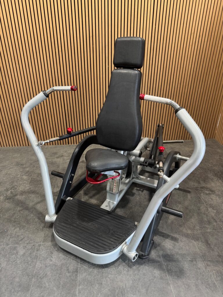 Star Trac Leverage Chest Press