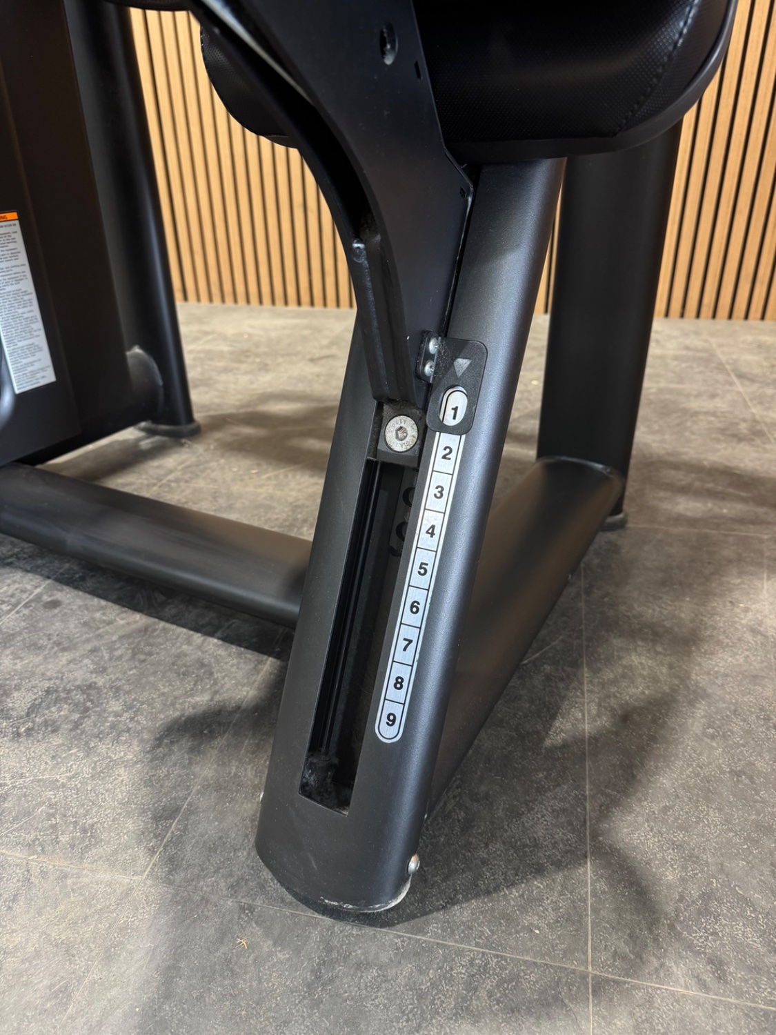 Technogym Selection 700 Shoulder Press (MNEC) Meteor Black - Image 6