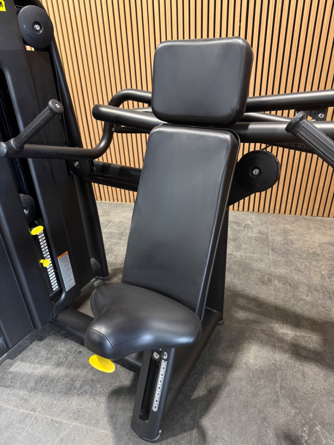 Technogym Selection 700 Shoulder Press (MNEC) Meteor Black - Image 4