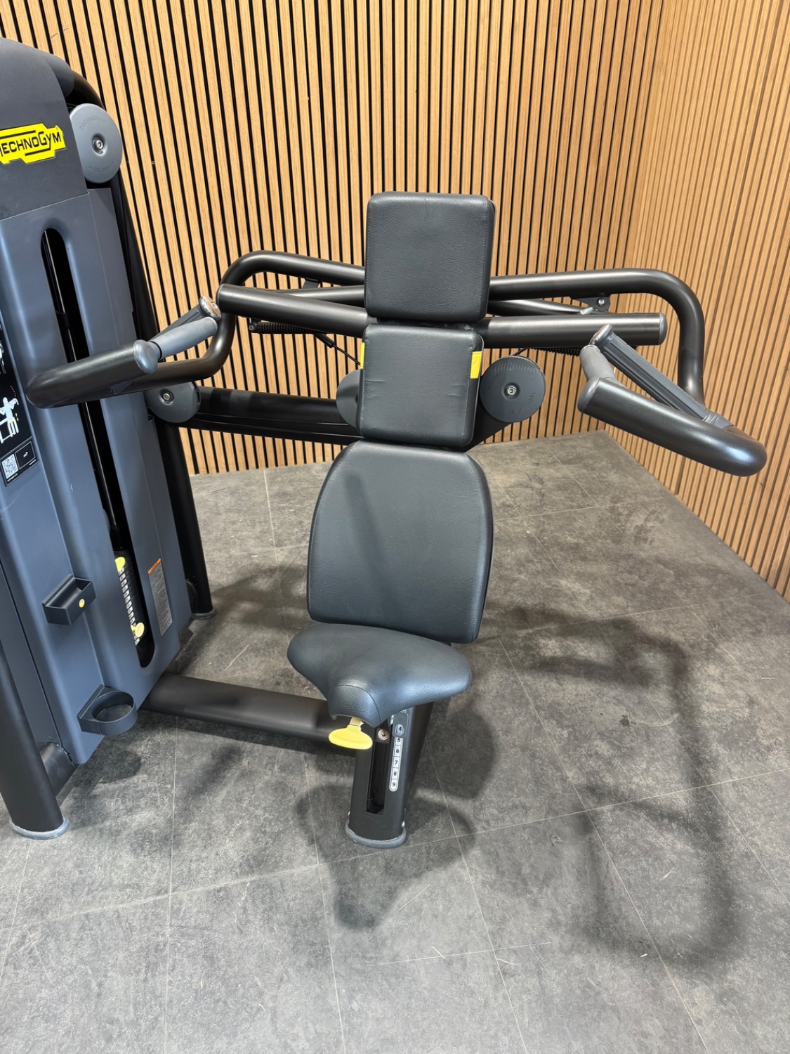 Technogym Selection Pro Shoulder Press Unity Mini (ML69U) Anthracite Black - Image 3