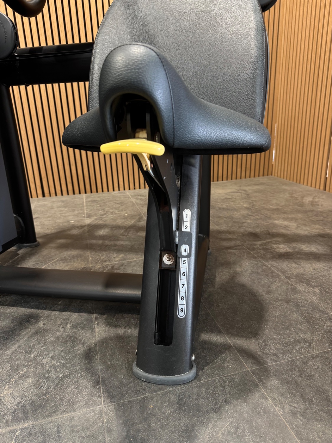 Technogym Selection Pro Shoulder Press Unity Mini (ML69U) Anthracite Black - Image 5