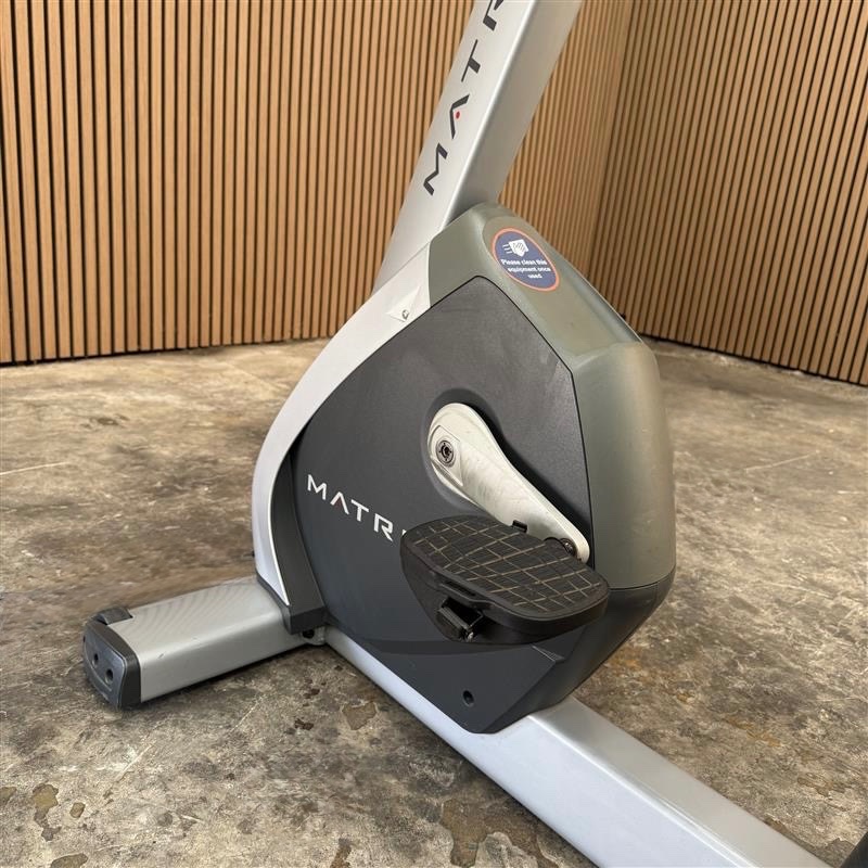Matrix Performance R7xi Recumbent Bike - Image 3