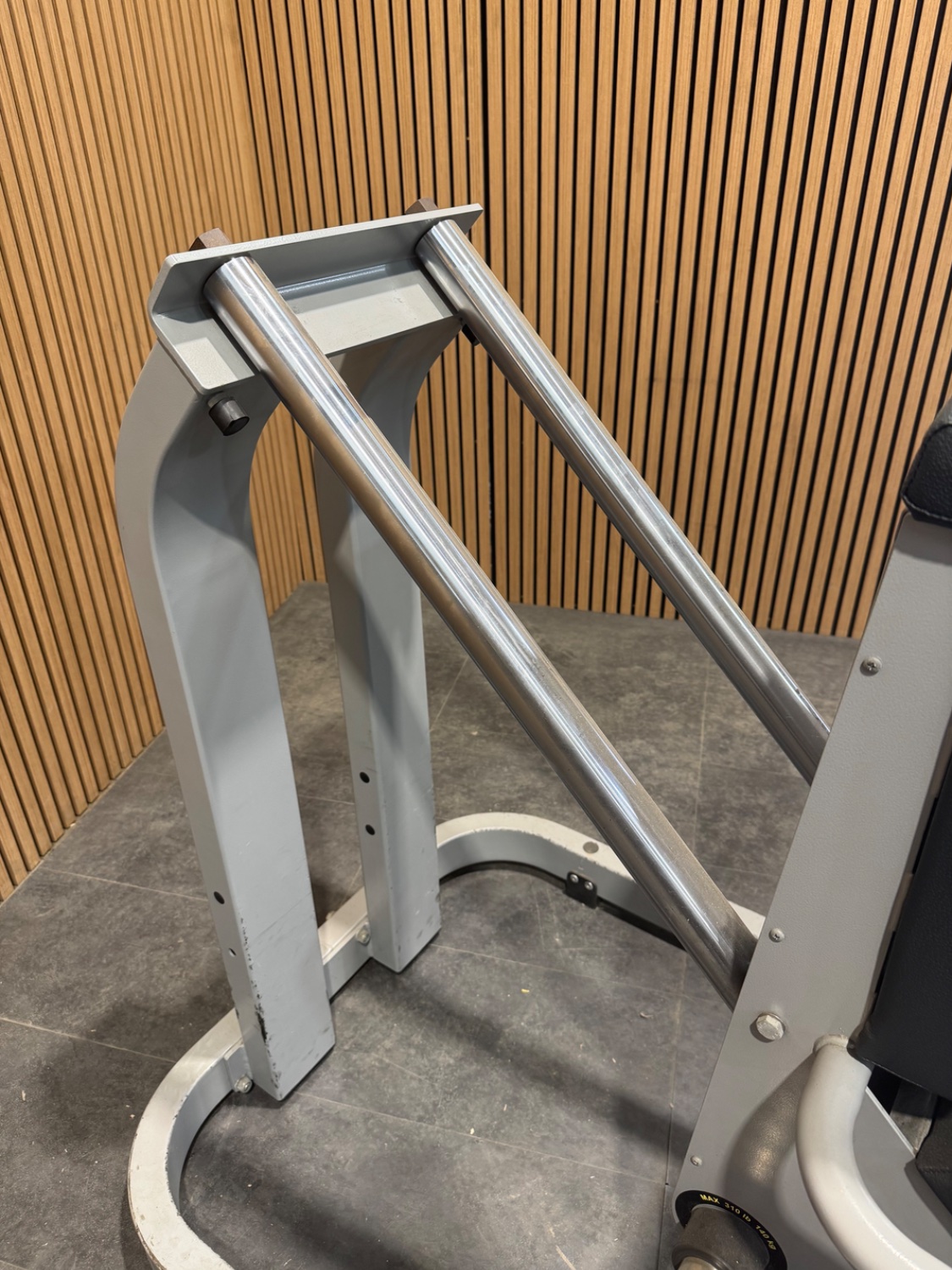 Technogym PURE STRENGTH Calf Machine (MG4500) Silver/Silver - Image 5